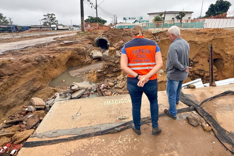 Governo Municipal visita pontos da cidade atingidos pelas chuvas em Conquista
