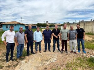 Vereadores visitam área que deve abrigar futura sede da Câmara