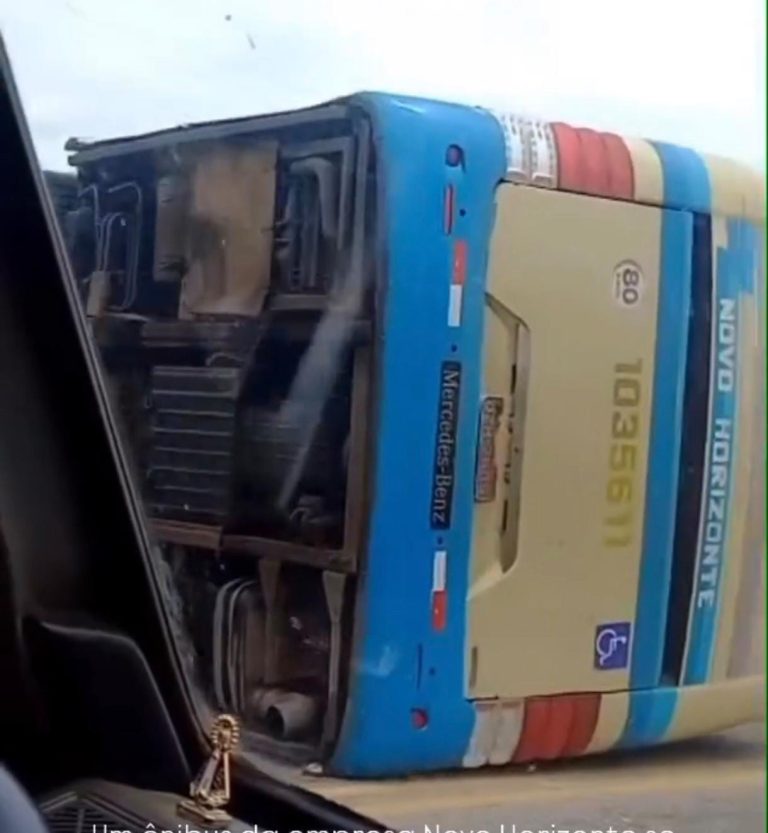 Acidente entre ônibus e carro deixa uma pessoa morta na BA-262