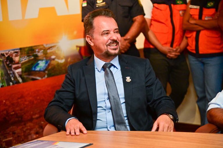 Governo Municipal sanciona lei que cria Secretaria de Segurança Pública e Defesa Social e empossa secretário