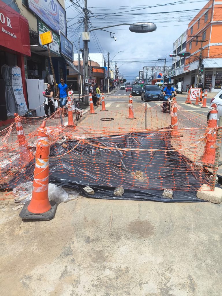 Prefeitura começa recuperação da ‘cratera’ da Régis Pacheco nesta terça, 07