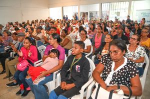 Prefeitura de Vitória da Conquista inicia entrega de 1.300 óculos do Mutirão Oftalmológico