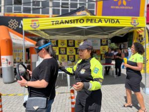 Simtrans promove campanha de conscientização com ênfase na simulação de efeitos do álcool ao dirigir
