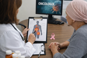 Vereadora cobra agilidade na oncologia e critica demora em exames e cirurgias em Vitória da Conquista