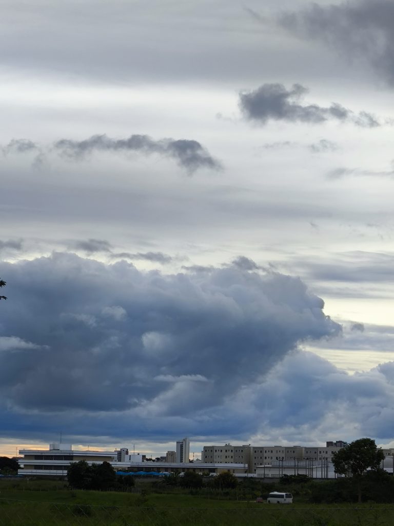 Alerta:  Meteorologia prevê chuvas intensas em Vitória da Conquista até sexta-feira (27)