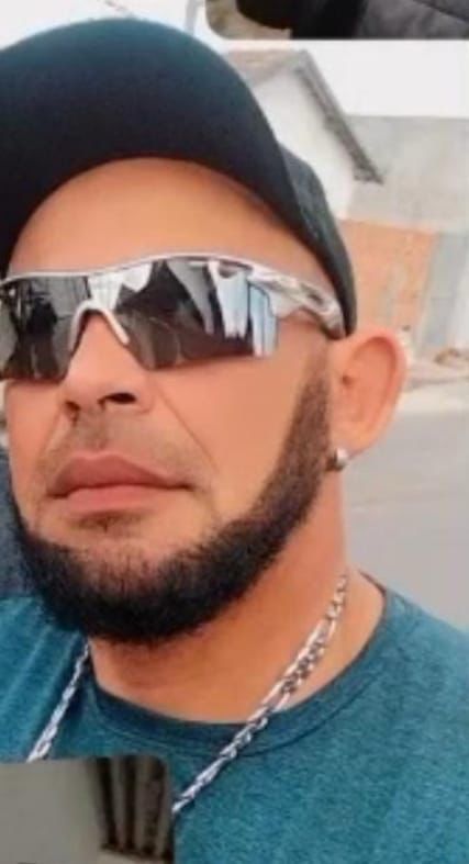 Viatura da Polícia Civil durante operação em Vitória da Conquista