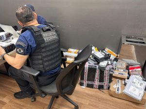 Receita Federal apreende R$ 100 mil em mercadorias irregulares e destrói produtos avaliados em R$ 5 milhões em Vitória da Conquista