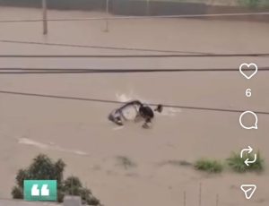 Bombeiros buscam mulher após carro ser arrastado por enxurrada em Vitória da Conquista