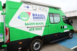 Odontomóvel amplia acesso à saúde bucal em Vitória da Conquista