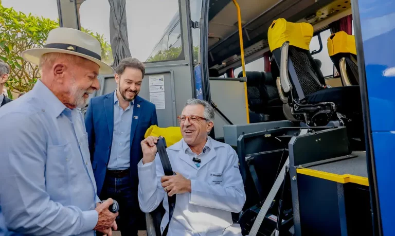 Governo Lula anuncia R$ 2,2 bilhões para ampliar tratamentos contra o câncer no SUS