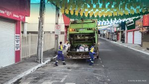 Coleta de lixo é retomada após paralisação nacional em Vitória da Conquista