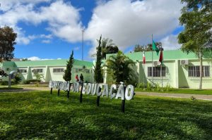 Monitora escolar é agredida por mãe de aluno dentro de creche em Vitória da Conquista