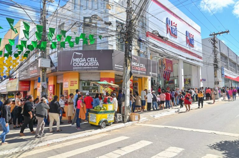 Procon notifica agência bancária por descumprimento de leis municipais em Vitória da Conquista