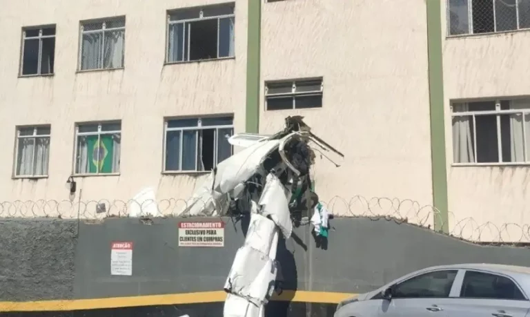 Vídeo: Veja o momento em que avião bimotor bate em prédio em Belo Horizonte