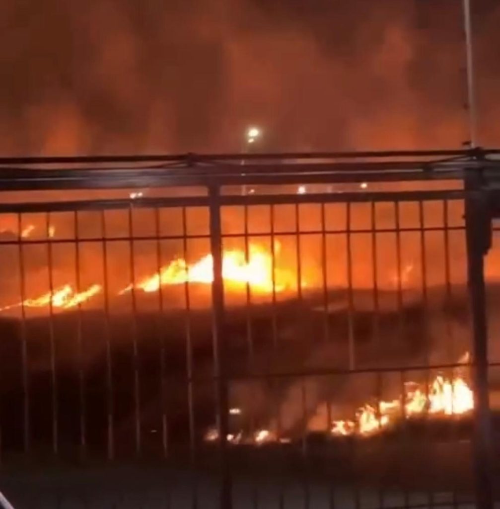Incêndio em vegetação mobiliza Bombeiros no bairro Boa Vista, em Vitória da Conquista