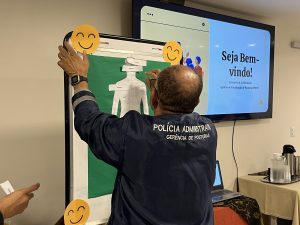 Agentes da prefeitura participam de ação de acolhimento emocional após confusão em fiscalização com ambulante