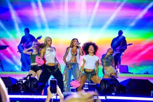 Festival de Inverno Bahia vive noite histórica com Maria Bethânia, Ludmilla, Bell Marques e Trio da Huanna