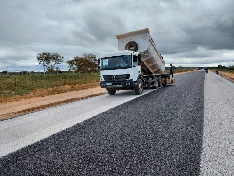 Obras rodoviárias ampliam ligações de Vitória da Conquista e somam R$ 120,3 milhões no Sudoeste baiano