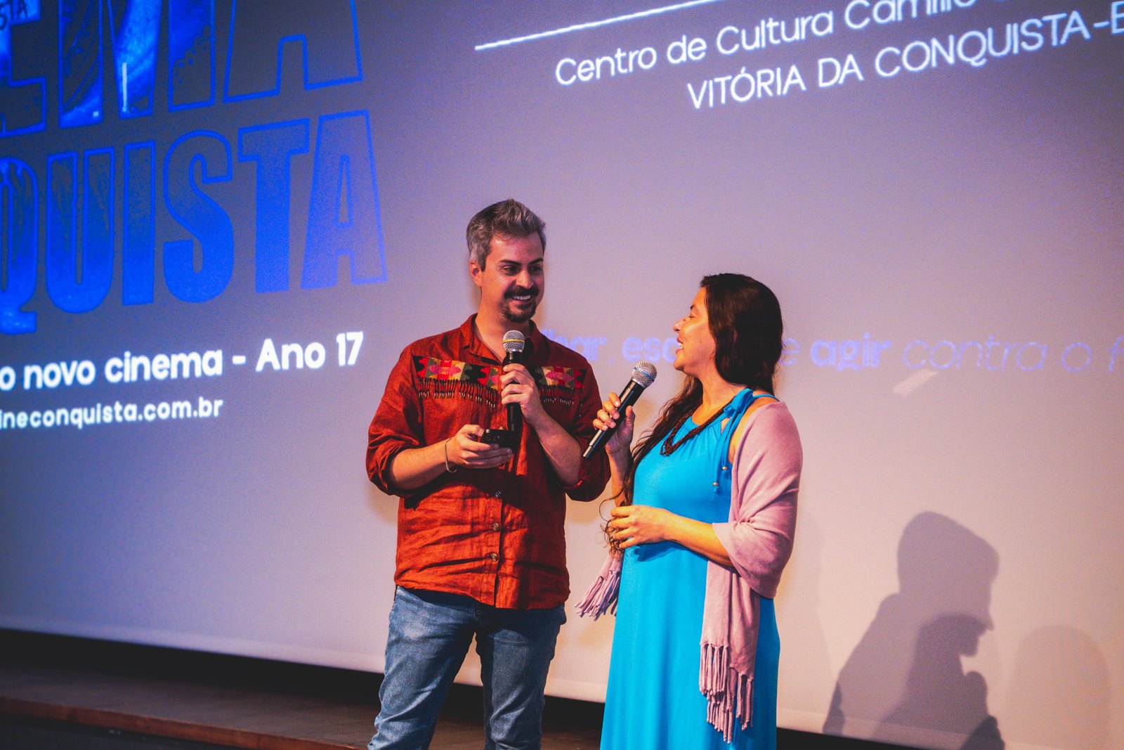 Juri oficial vitor burigo clara campos creditos nagual pardo na premiação da Mostra Cinema Conquista