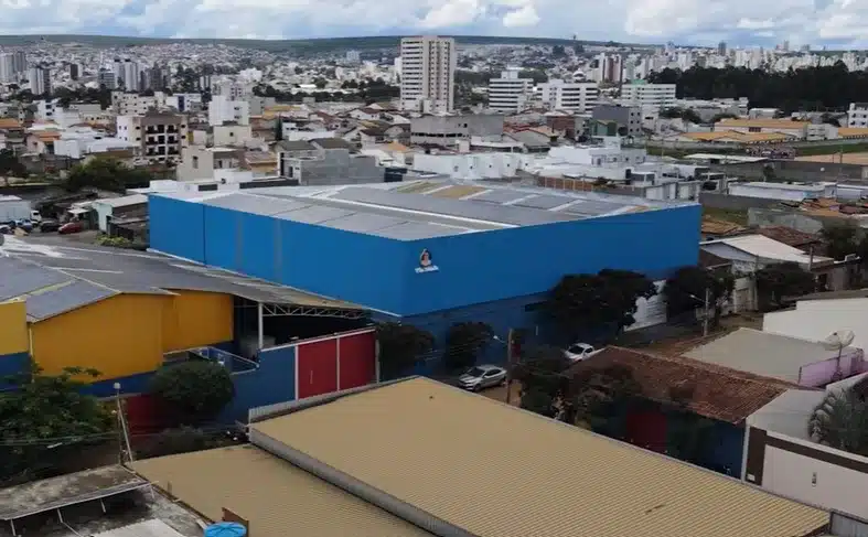 Fábrica em operação em Conquista – Fotos: Reprodução Tia Sônia