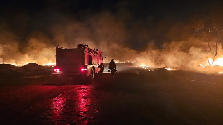 Após 22 horas, Bombeiros encerram combate a incêndio em Vitória da Conquista