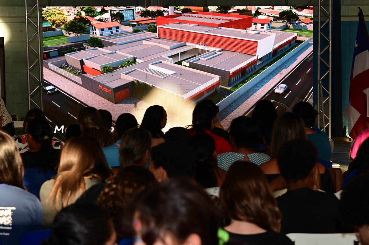 Comunidade escolar acompanha apresentação do projeto da nova estrutura do Caic