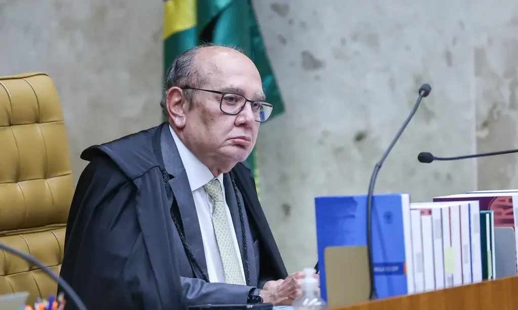 Gilmar Mendes quer identificação de ministros citados no caso Master