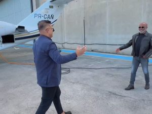 Helicóptero com cantor Rick, da dupla Rick & Renner, desaparece em Santa Catarina