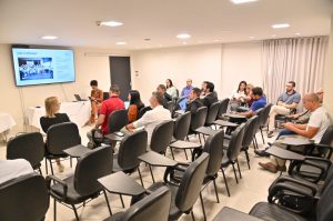 Representantes do TJBA e da Prefeitura em reunião sobre o projeto Justiça em Território