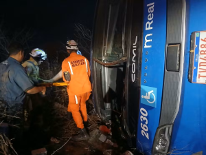 Acidente com ônibus deixa 7 mortos e 13 feridos na Chapada Diamantina