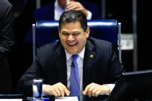URGENTE: Senado aprova em primeiro turno PEC que acaba com escala 6×1