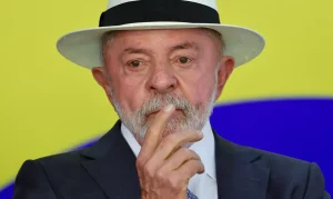 Lula terá de conseguir virada inédita para vencer Flávio Bolsonaro no segundo turno