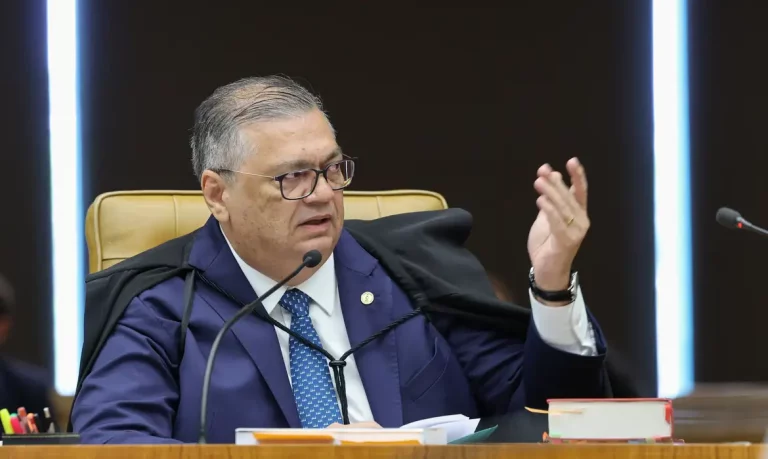 Dino divulga relatório com ameaças de morte a ministros do STF