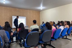 Estudantes conhecem atendimento que evita repetição de relatos de violência infantil