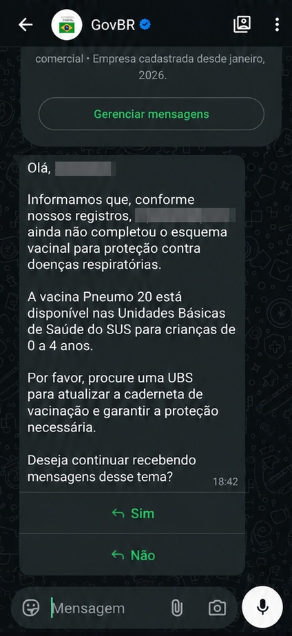 Mensagem do canal GovBR no WhatsApp sobre vacinação infantil, com dados pessoais ocultados