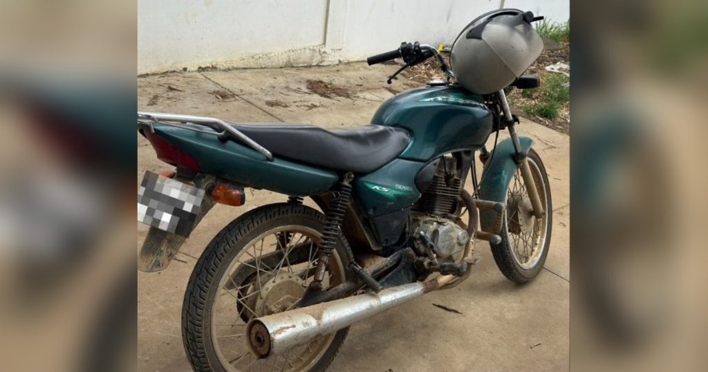PM recupera moto com restrição de furto ou roubo no Morada Nova, em Conquista