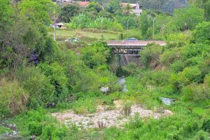 Ponte da Avenida Luís Eduardo Magalhães sobre o Rio Verruga, em Vitória da Conquista