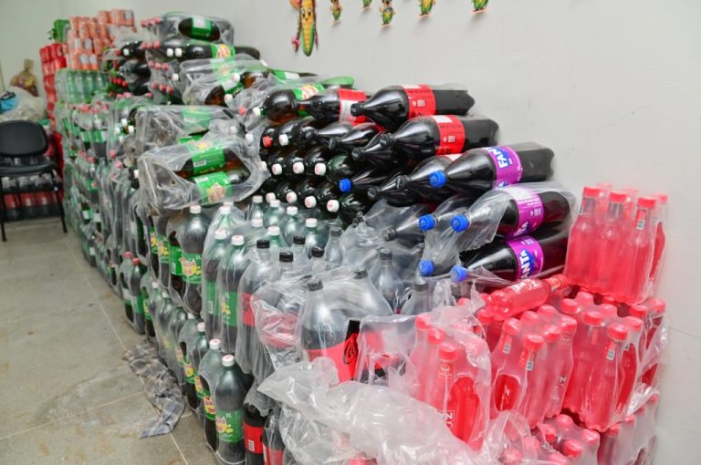 Cerca de 5.800 produtos vencidos apreendidos em Conquista são descartados